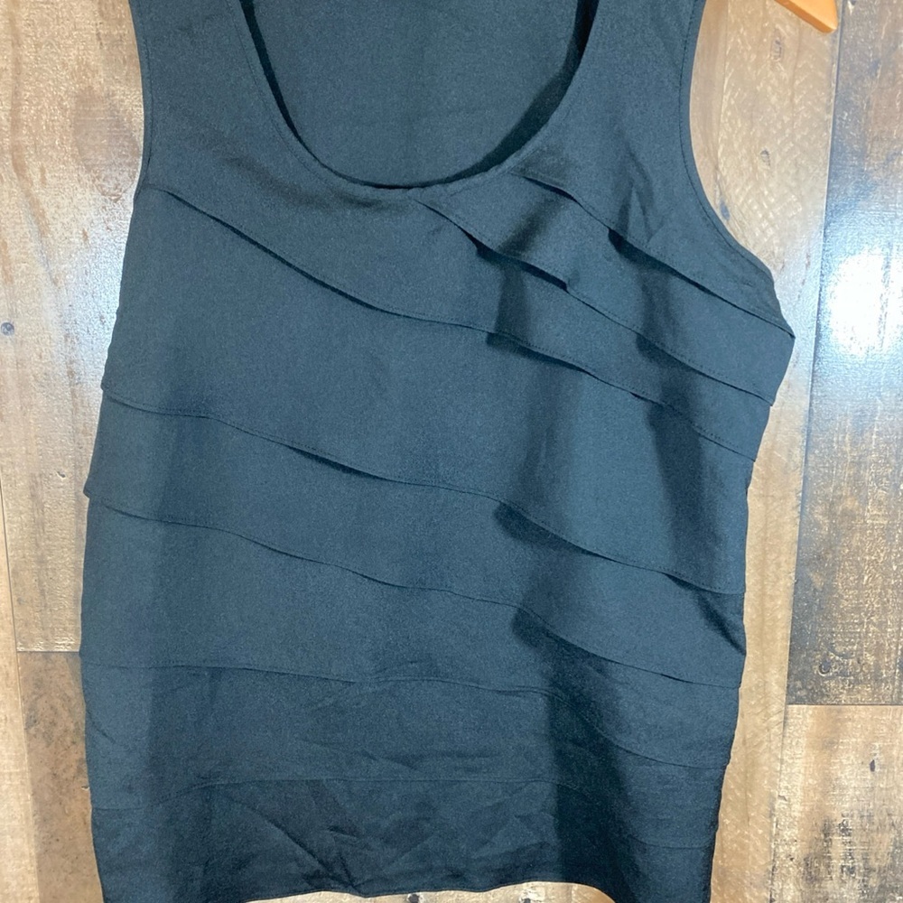 Milano Women’s Black Ruffle Trim Sleeveless Shirt tank‎ Top Size Medium